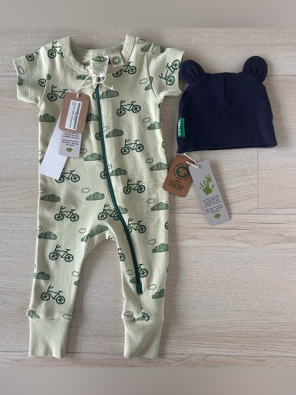 NWT Parade Organic Cotton Green Baby Onesie with Navy Bear Hat 0-3 months